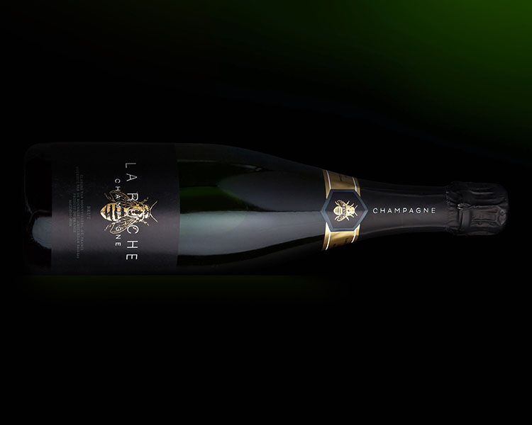 client; bijenkorf
project; packaging design own brand champagne
: packaging design & art direction